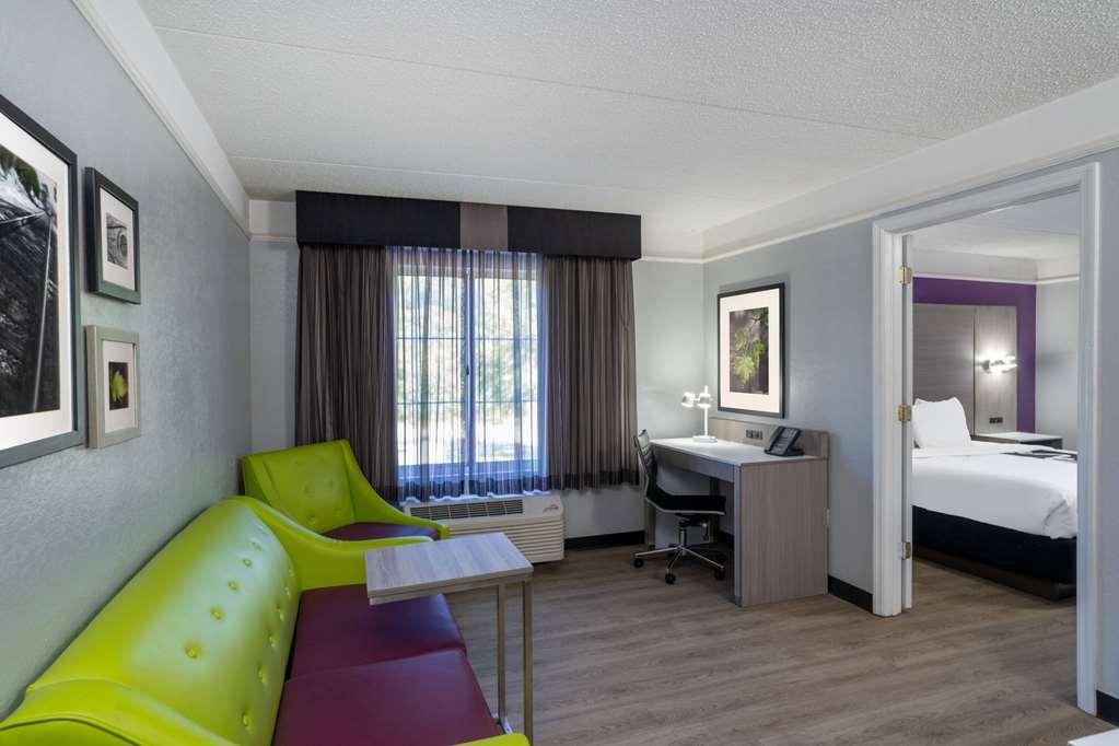 La Quinta By Wyndham Birmingham Hoover Room photo